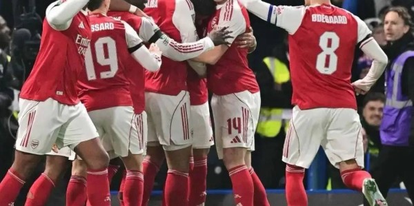 3-2！阿森纳斯坦福桥封神：赛季16人进球露冠军相，温格纪录作古